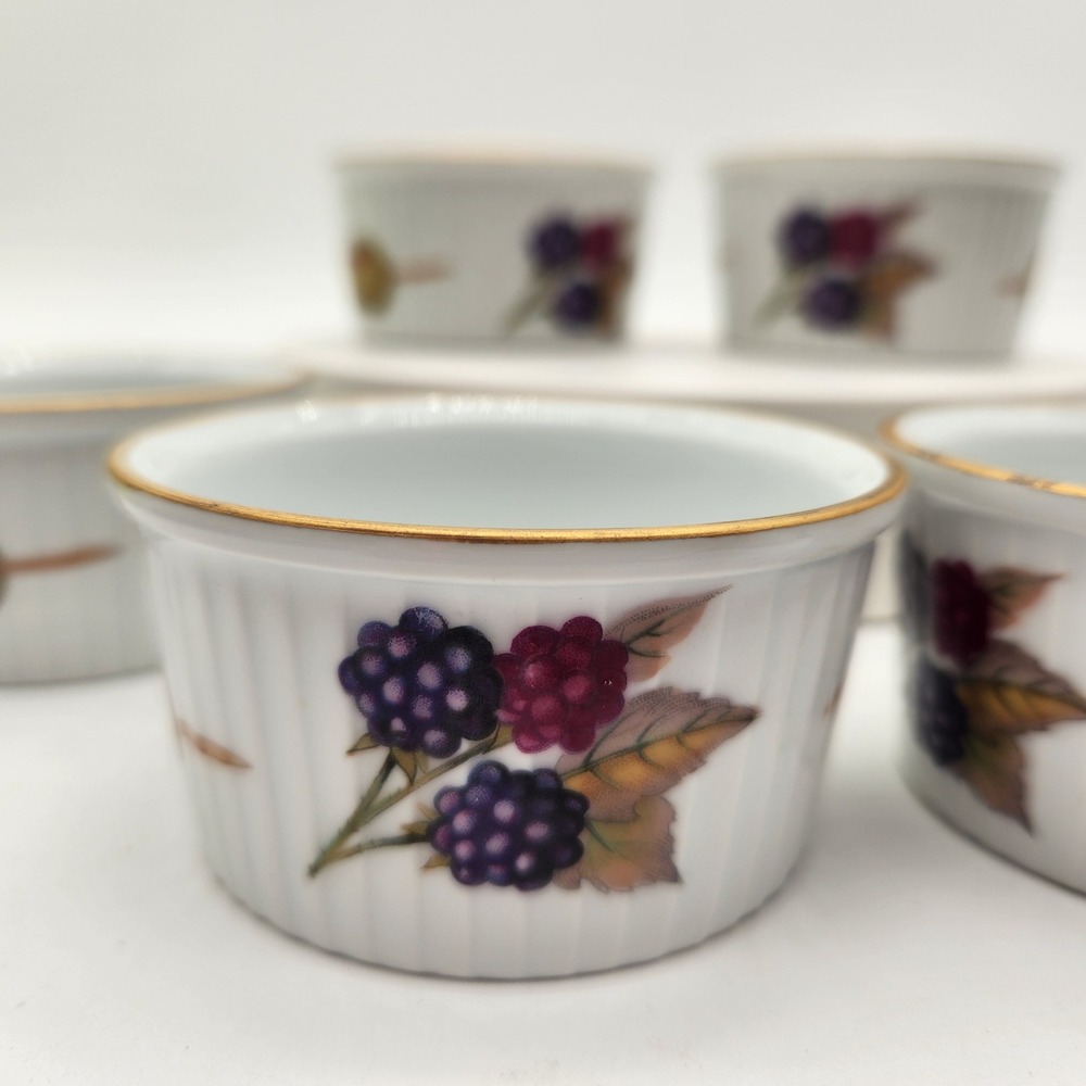 Royal Worcester Evesham Gold Porcelain Ramekins Set of 6 Made in England Vintage - Picture 4 of 9